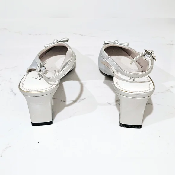 Slingback Pump Heels Jovie Womens Size 8.5 Silver Ballet Toe Bow Front - Picture 3 of 6